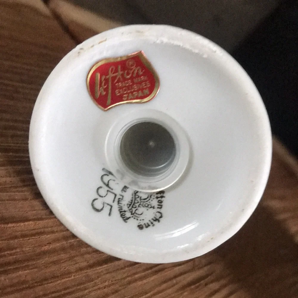 VTG Lefton Porcelain Handpainted Holiday Holly & Berries Salt and Pepper Shakers